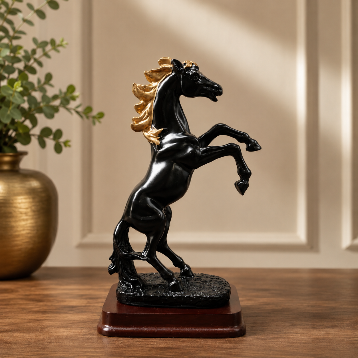Unique horse statue for table décor