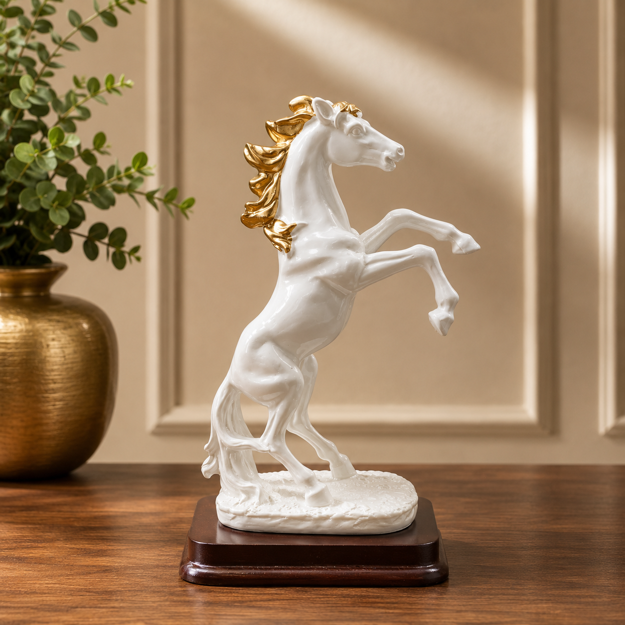 Unique horse statue for table décor